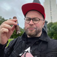 Олег Бахмутский