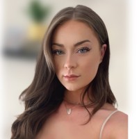 Lauren Marshall