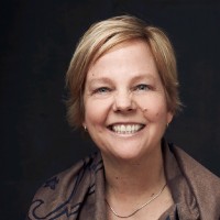 Linda Brett