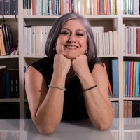 Dr. Loreto Barrios