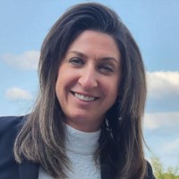 Christine Shields, Sa