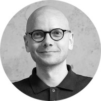 Dr. Matej Kralj