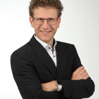 Dr. Alexander Hölzl