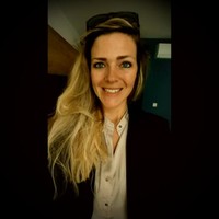 Suzanne Güvenç - Van Den Berg
