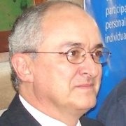 Carlos Villa