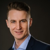 Dr. Lukas Benz