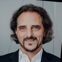 Dr. Matthias Mueller