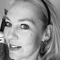 Karin Van Der Waarde