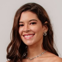 Júlia Neves
