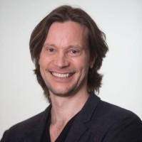 Dr Julien Freitag