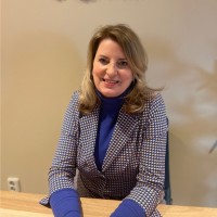 Claudia H.
