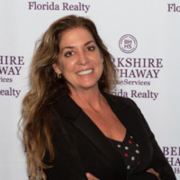 Dee Dee (Deanna) Davis