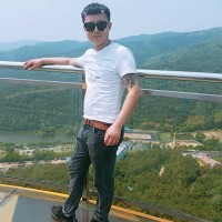 李献伟