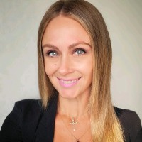 Ariane Benson, Cmca