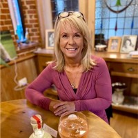 Sandra Cross