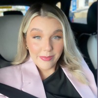 Annabelle Holt