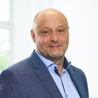 René A.