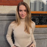 Anna Roos