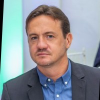 Tom Bochel