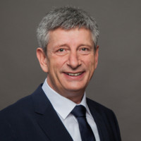Dr. Andreas Dubois