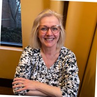 Cathy Lowe