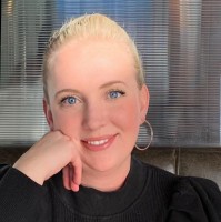 Deanna Emoff - Victoor
