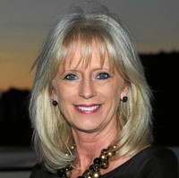 Yvonne Lyon