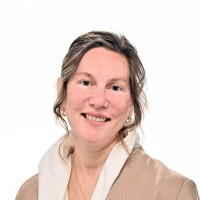Suzanne Lea