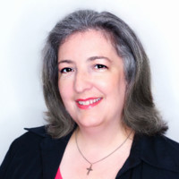 Lisa M Guzda