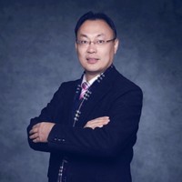 侯东东