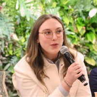 Ariane Moret