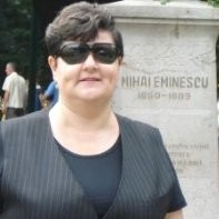 Ana Leon