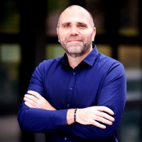 Stefan W.