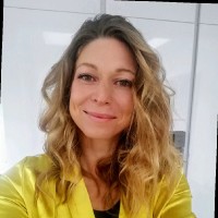 Véronique Cayman
