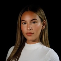 Gabriela Cisneros, Mba