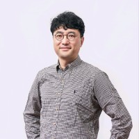 Yong Jae Shin