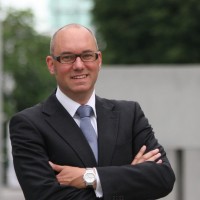 Lars Holthausen