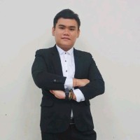 Raymond Lee