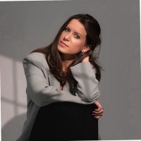 Dr. Anna-Carina Weiss