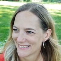 Lynn Knight