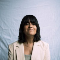 Dr Shanthi Robertson