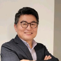 Kwangwoo Song
