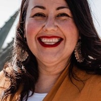 Alva Alvarez, Lcsw