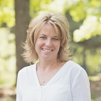 Beth Dobson