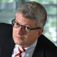 Dr. Roland Felkai