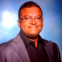 Bob Naidoo (Bsc,Mba,Llb)