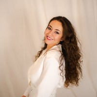 Sally Sanad Šreflová