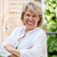 Stephanie Hintze