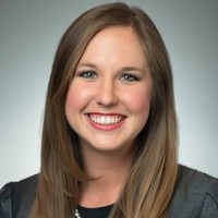 Meg Huntington, Ais, Ains