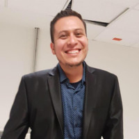 Dr. Roberto Razo